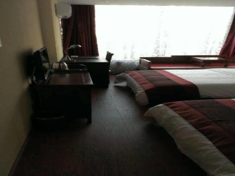 Kunming Green Lake Hostel Екстериор снимка
